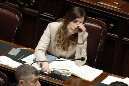 Pausa ''cioccolatino'' per il ministro Boschi 2