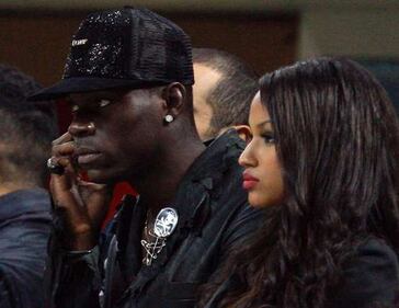 Mario Balotelli a Portofino: abbracci e sguardi languidi con le amiche 6