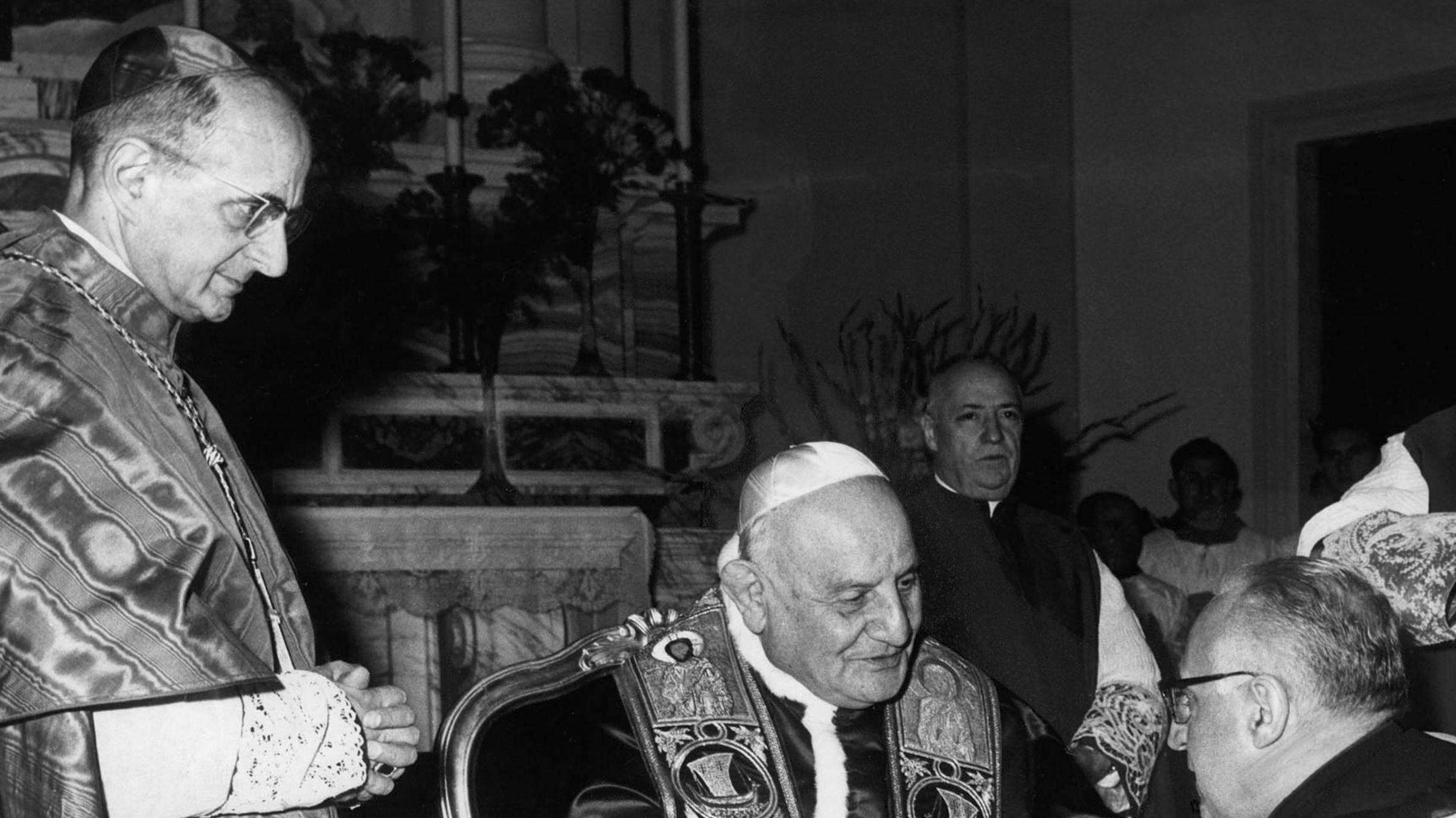 Campane in festa e folla per Paolo VI