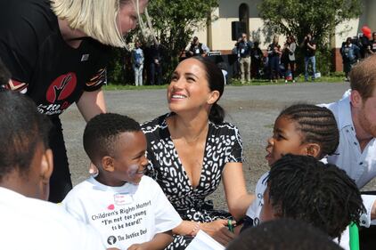 Meghan Markle e il Principe Harry arrivano in Sudafrica: foto 4