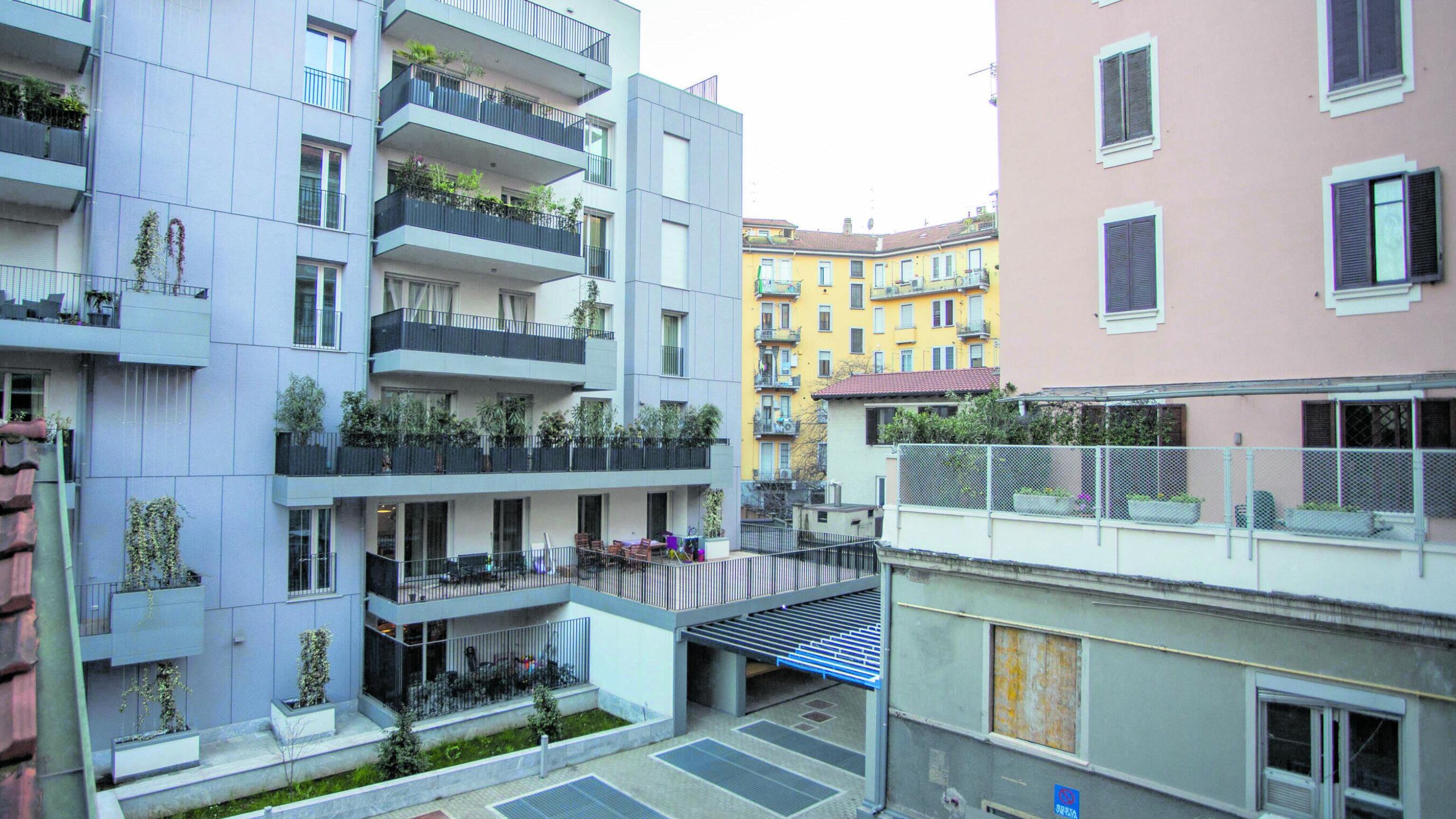Aspromonte, per la Torre nel cortile la Procura chiede il rinvio a giudizio per 26