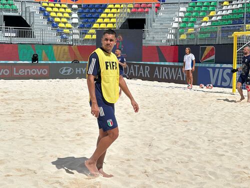 I Mondiali di beach soccer alle Seychelles: l’Italia vicecampione in carica sfida nel girone Oman, Brasile ed El Salvador e si affida a Josep Jr.