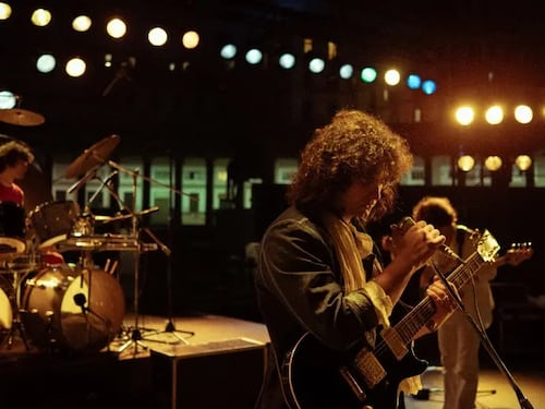 Oltre la musica la storia di Pino Daniele fino al successo