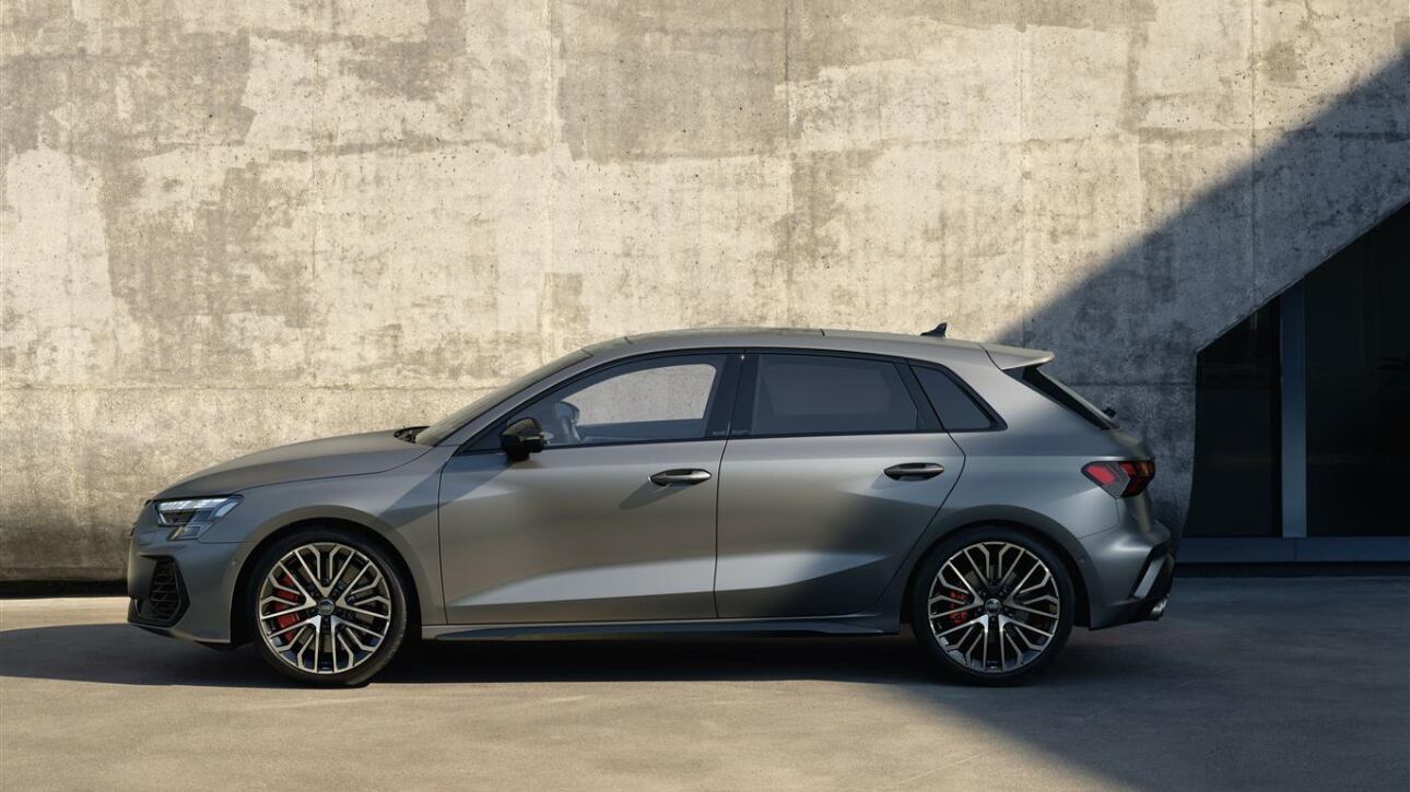 Audi S3, restyling e potenza da 333 CV