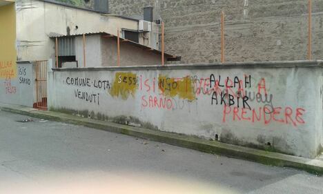 Ora l'Isis minaccia il Pd: "Allah vuole la tua testa"  4