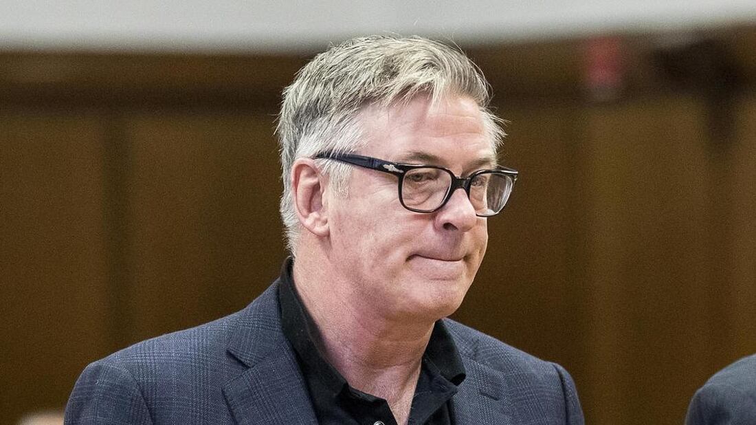 Sparatoria sul set di Rust: Alec Baldwin rischia di andare a processo