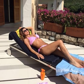 Anna Tatangelo: bikini esplosivo al mare 26