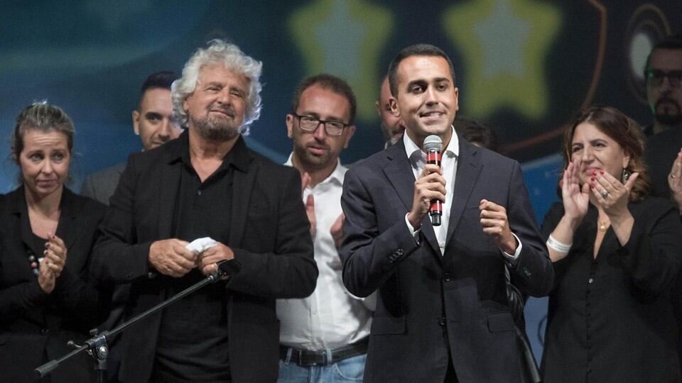 Beppe Grillo arriva a Roma per arginare la fuga dal Movimento