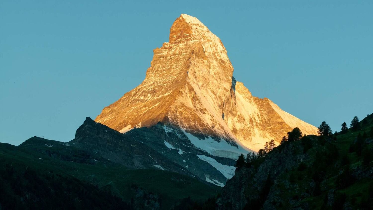Corruzione in appalti, i carabinieri sequestrano bar sulle piste a Cervinia