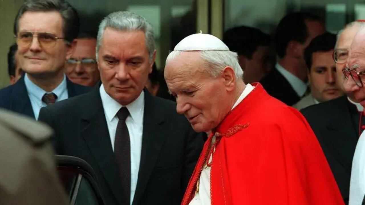 Morto Angelo Gugel, il maggiordomo dei Papi. Era accanto a Wojtyła durante l’attentato