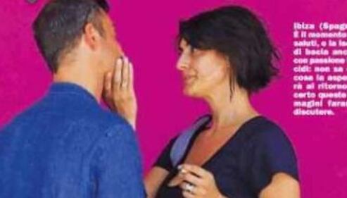 Elisa Isoardi a Ibizia con l'avvocato romano 1
