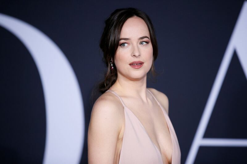 Dakota Johnson hot, sexy per "50 Sfumature di Nero" 13