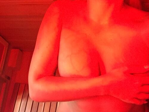 Lady Gaga nuda nella sauna