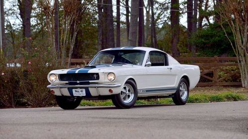 Ford Mustang, guarda le foto di tutte le generazioni 1
