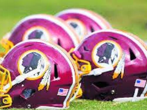 Trump minaccia la squadra di Washington. "Tornate al nome Redskins o niente stadio"