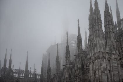 Nebbia in centro a Milano 6