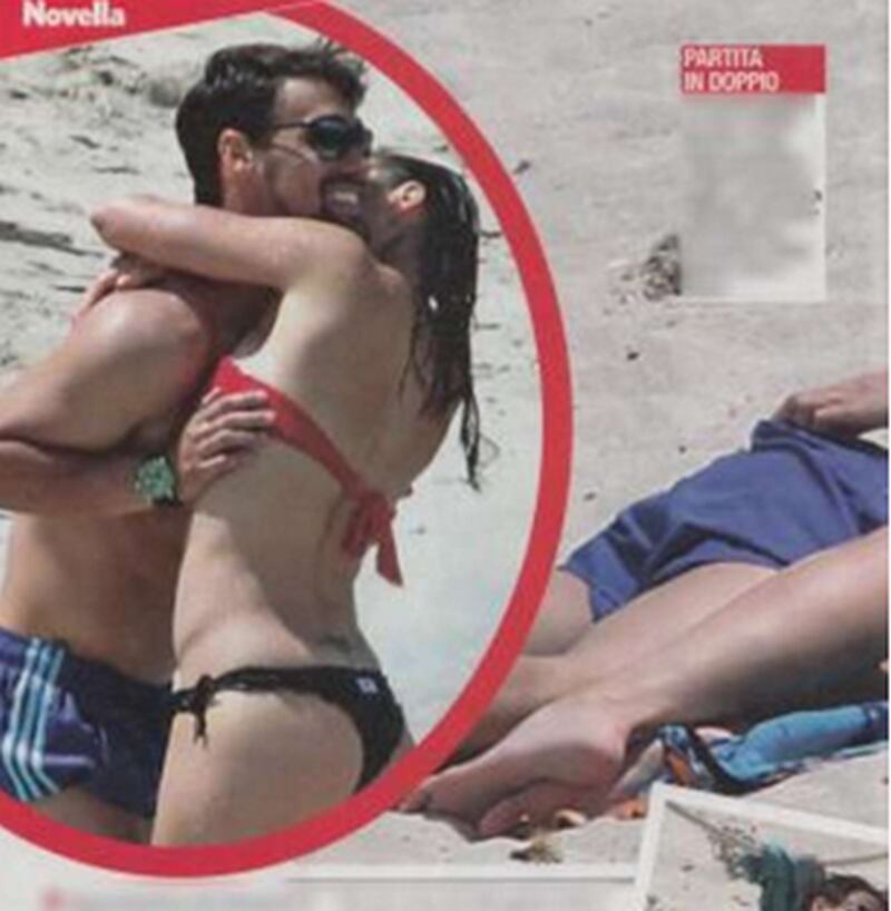 Flavia Pennetta e Fabio Fognini, a Formentera relax e mani birichine 5