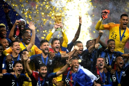 La Francia solleva la Coppa del Mondo: tutte le foto della festa  8