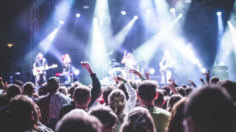 L'estate dei concerti è il trionfo dei bagarini: "Biglietti a 900 euro"