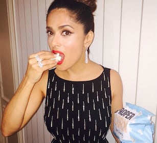 Salma Hayek, il seno esplosivo dell'attrice 7