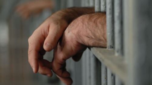 Al carcere di Rimini il wc è in mezzo alla cella