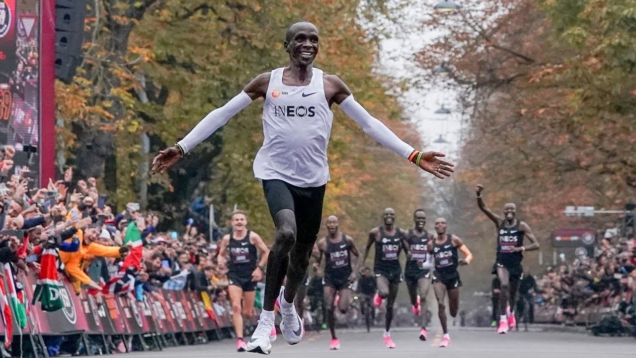 Il lavapiatti milionario che ha corso la maratona più veloce di sempre