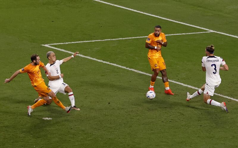 Daley Blind segna il 2-0 in Olanda-USA