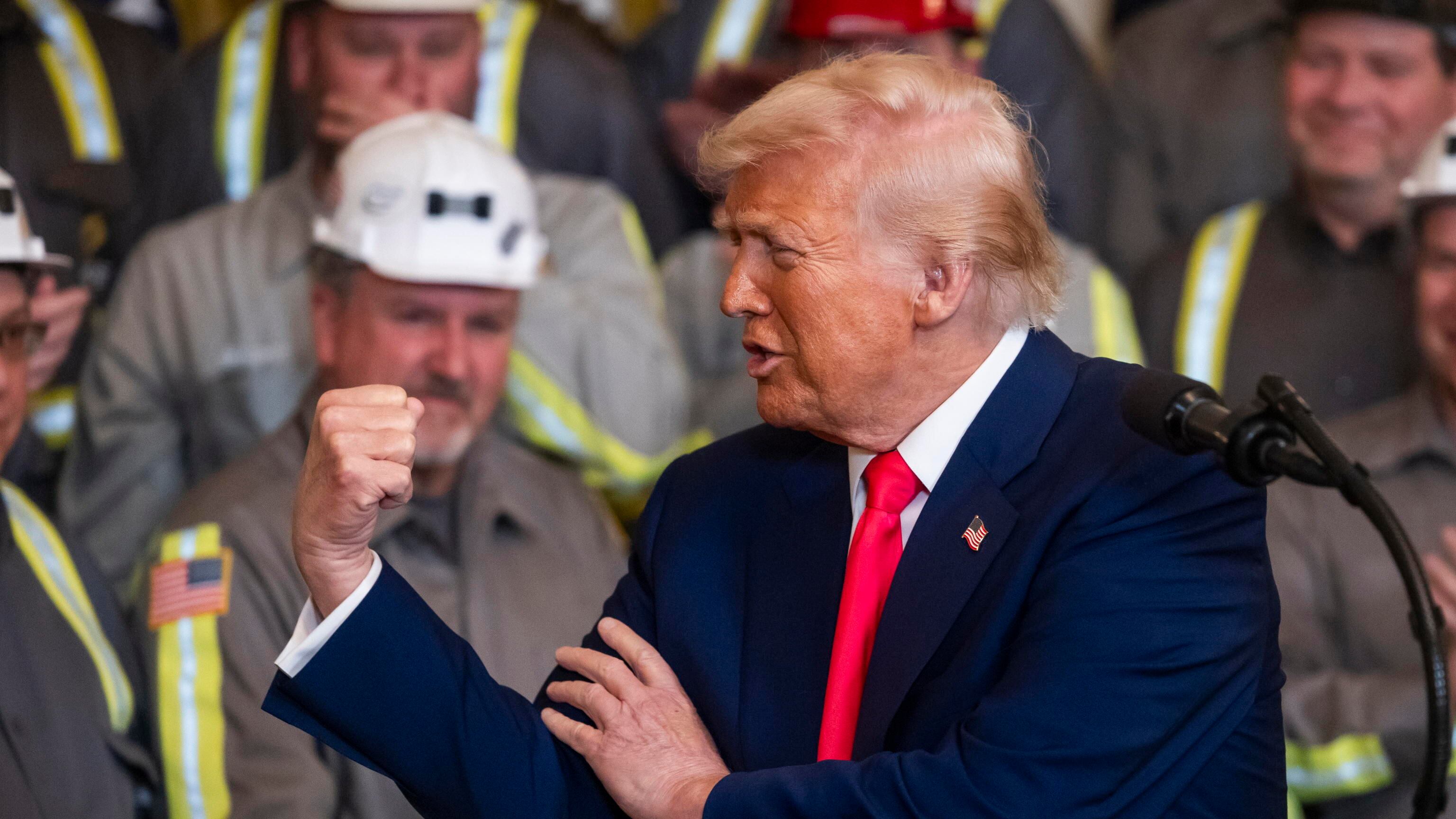 "Mi baciano il c...". Quella frase di Trump sui dazi e i leader stranieri