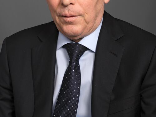 La morte dal sesto piano del super manager Lukoil che osò criticare la guerra