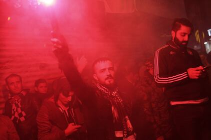 Istanbul, migliaia di tifosi in marcia contro il terrorismo 14