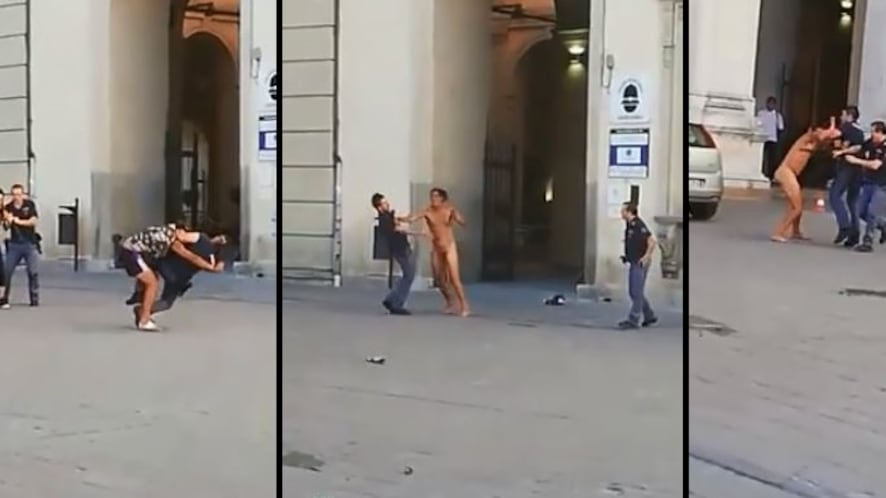 Calci, pugni e schiaffi agli agenti. La furia dell'immigrato (nudo)