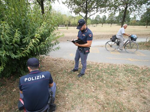 Stupra e deruba una 70enne: fermato un romeno a Milano