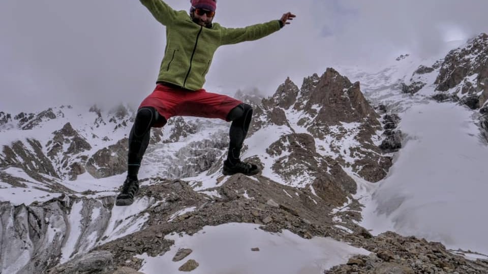 Un torinese conquista la vetta del Nanga Parbat: "Sono sdraiato in cima"