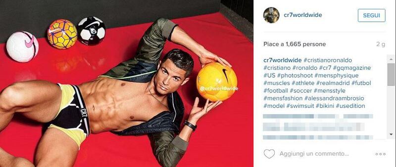 Due fisici perfetti: le pose hot di Ronaldo e della Ambrosio 3