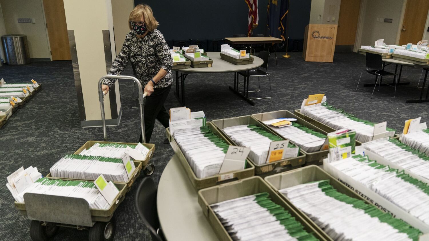 Record di schede postali e legali pronti ai ricorsi. La sfida fra Trump e Biden si gioca ai supplementari