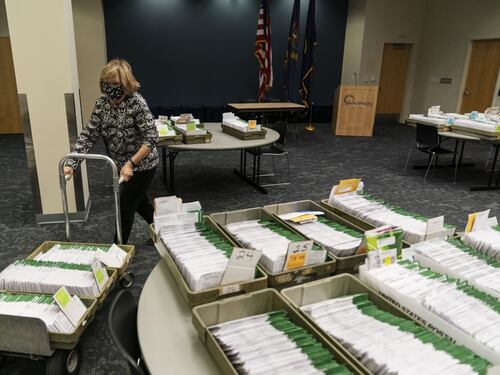 Record di schede postali e legali pronti ai ricorsi. La sfida fra Trump e Biden si gioca ai supplementari