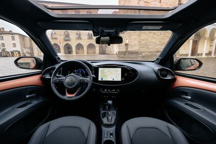 Nuova Toyota Aygo X Hybrid: guarda la gallery 17