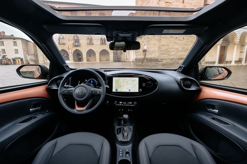 Nuova Toyota Aygo X Hybrid: guarda la gallery 17