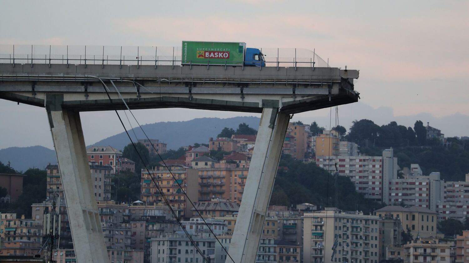 Quando un pezzo di strada divide la sorte di due uomini