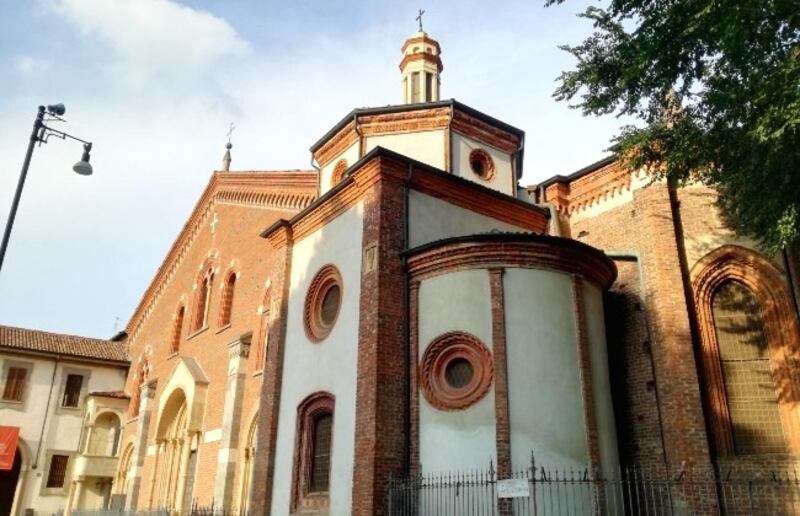 Sant'Eustorgio, visuale laterale