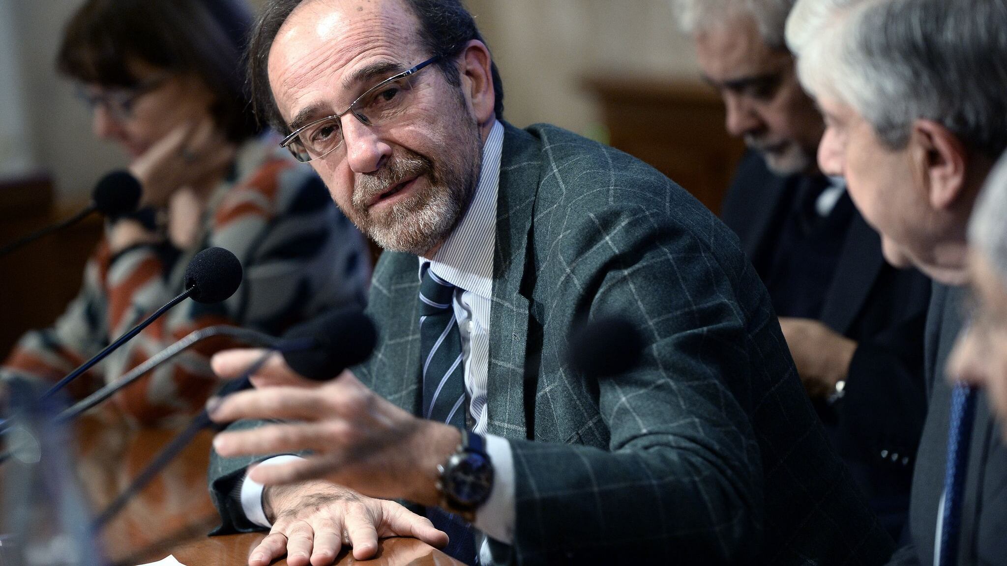 Chi è Nencini, il "socialista costruttore" diviso tra Renzi e il Pd