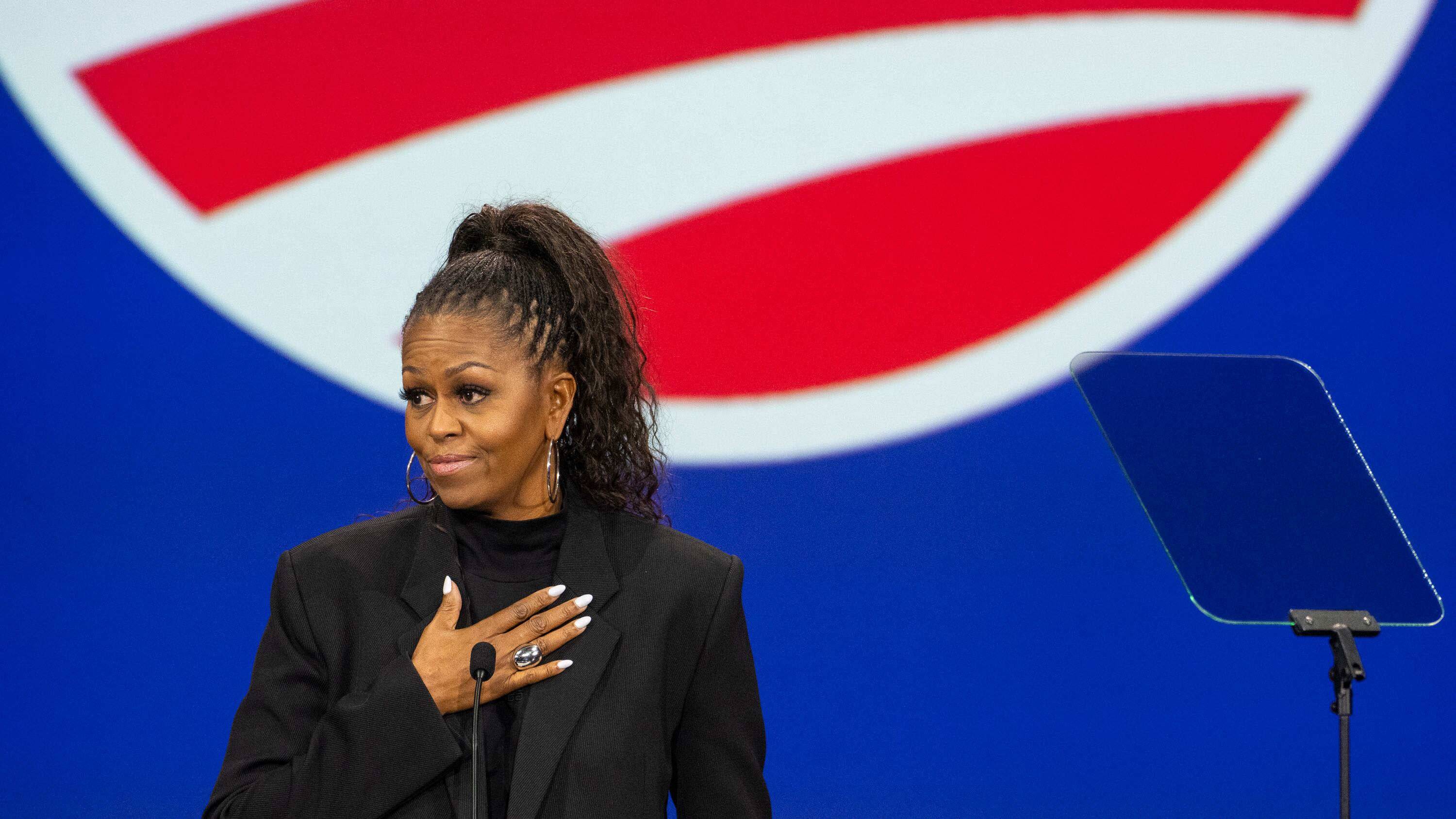 La mossa degli Obama: "Michelle sostituirà Biden. Sarà lei la candidata Dem"