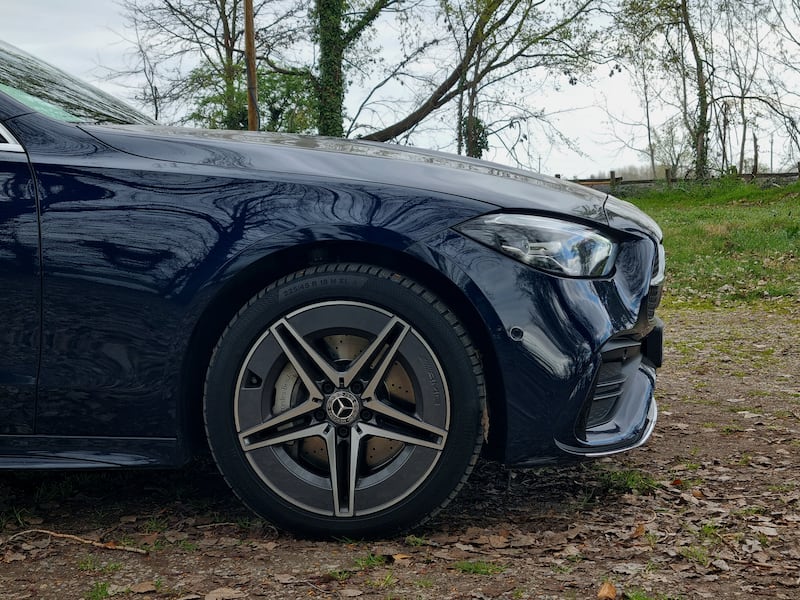 Mercedes Classe C 300e: le foto del plug-in della Stella 7