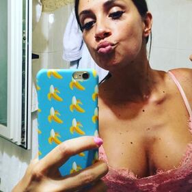 Malena provocante sui social 4