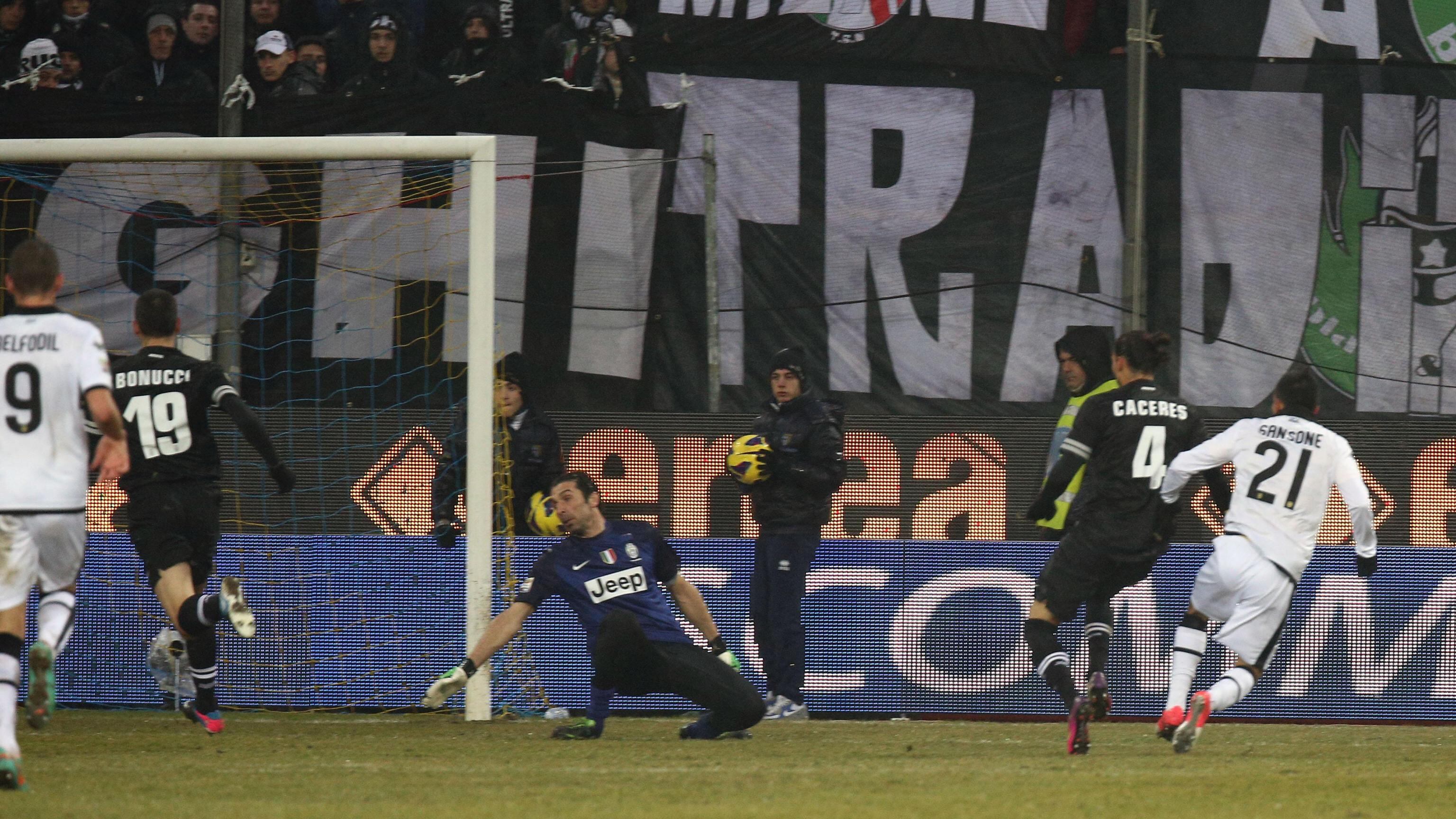 Sansone castigagrandi. E la Juve si fa piccola