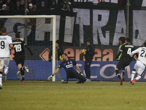 Sansone castigagrandi. E la Juve si fa piccola