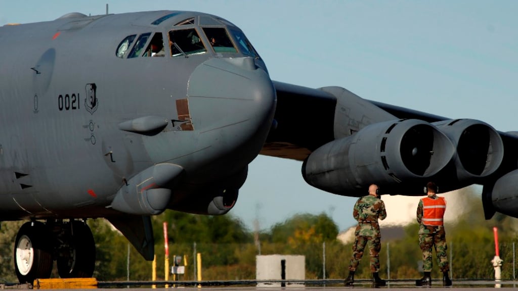 Siria, gli Usa inviano i bombardieri strategici B-52