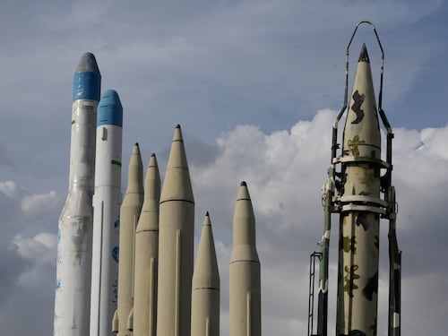 Pechino rafforza lo scudo di Teheran: la Cina pronta a consegnare fino a 400 missili all’Iran
