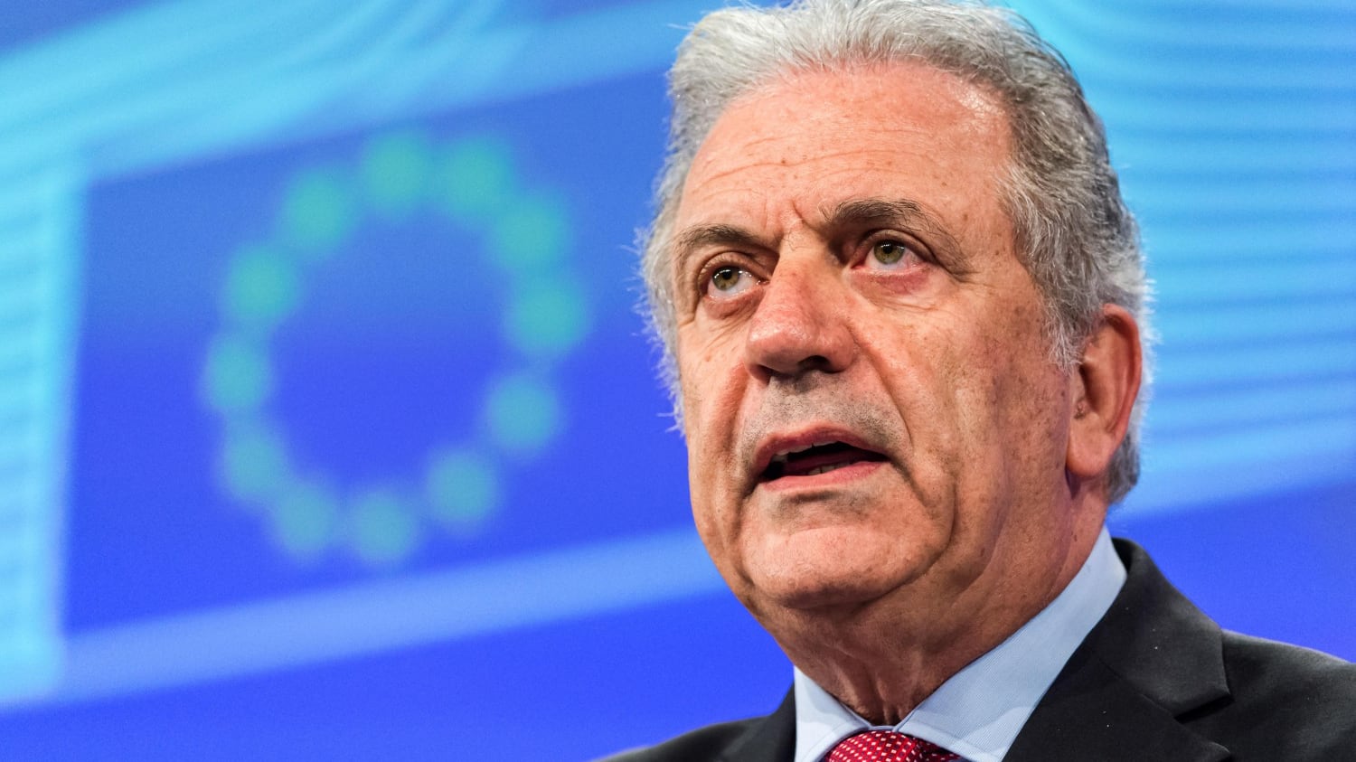 L'Ue ci minaccia: rischiate la multa se non identificate i clandestini