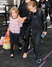 I "Brangelina" in aeroporto a Parigi 7